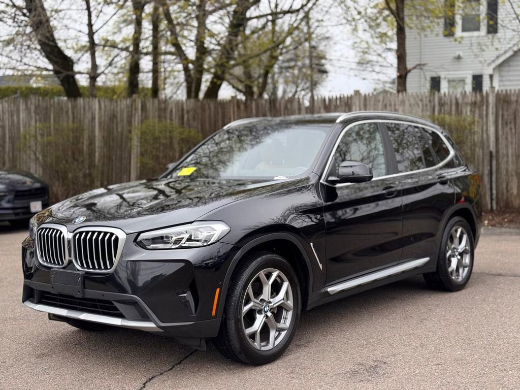 Used 2023 BMW X3 xDrive30i w/ Premium Package image 2