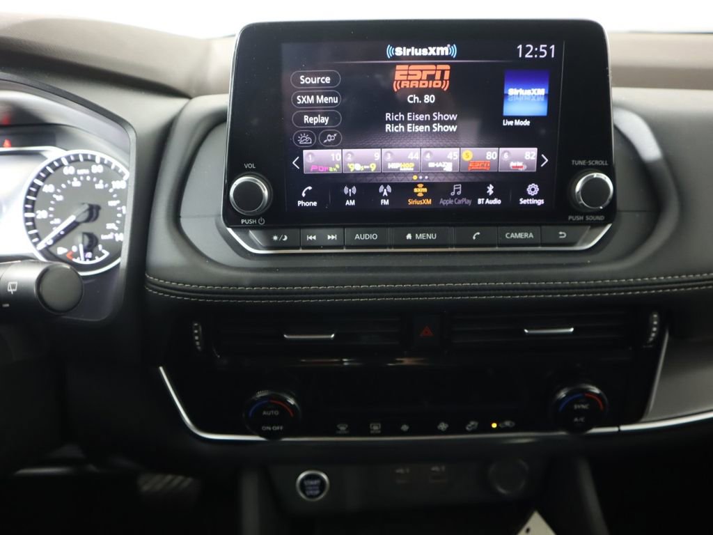 Used 2022 Nissan Rogue SV AWD/4WD image 12