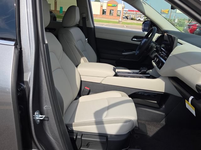 New 2026 Nissan Pathfinder SL FWD image 16