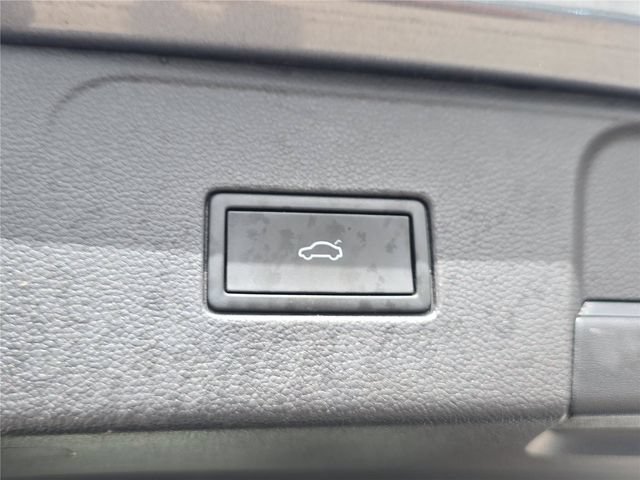Used 2023 Volkswagen Atlas SE w/ Panoramic Sunroof Package FWD image 35