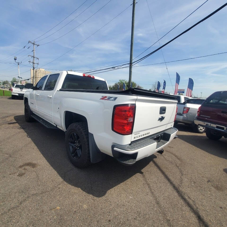 Used 2017 Chevrolet Silverado 1500 LT w/ All Star Edition image 3
