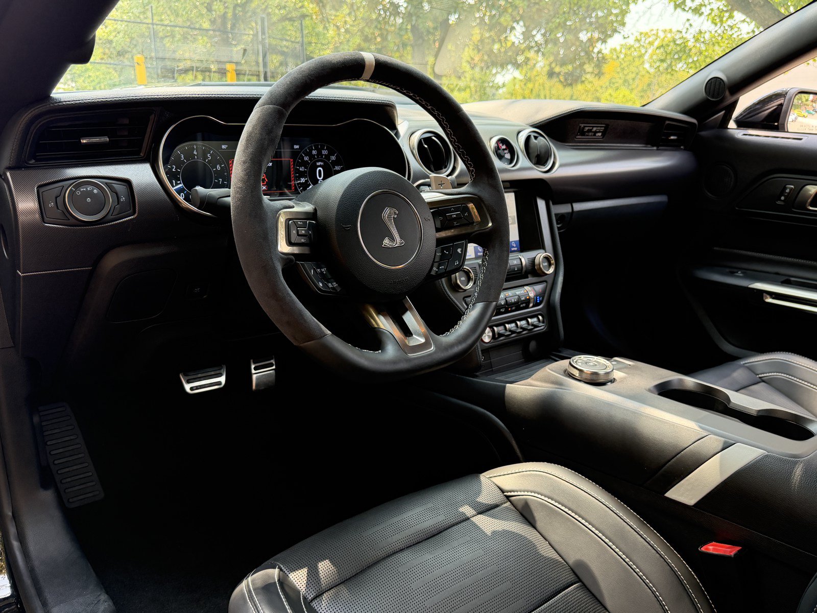 Used 2020 Ford Mustang Shelby GT500 w/ Technology Package RWD image 14