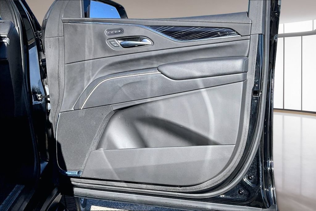 Used 2023 Cadillac Escalade ESV Sport AWD/4WD image 19