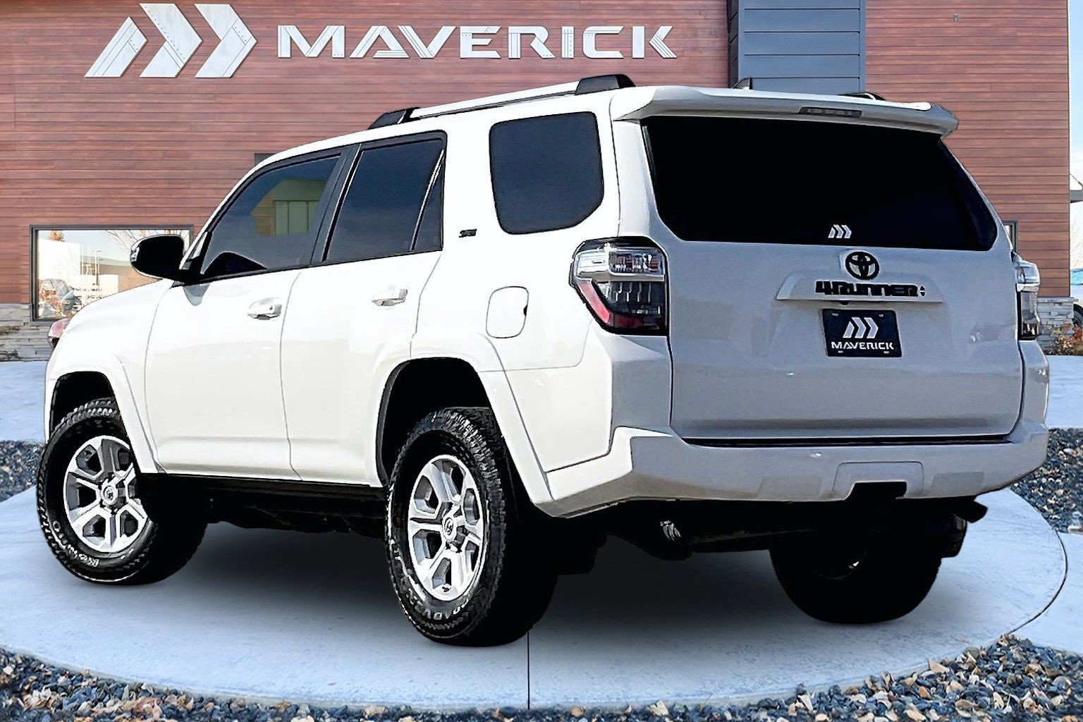 Used 2020 Toyota 4Runner SR5 Premium image 4