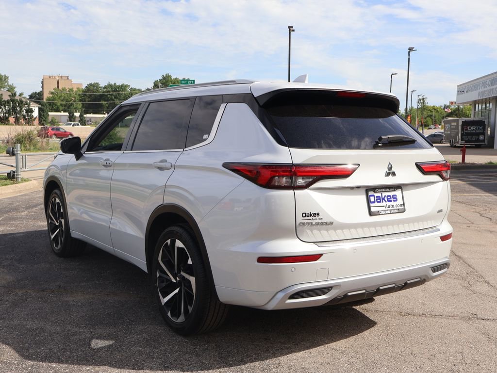 Used 2023 Mitsubishi Outlander SEL AWD/4WD image 6
