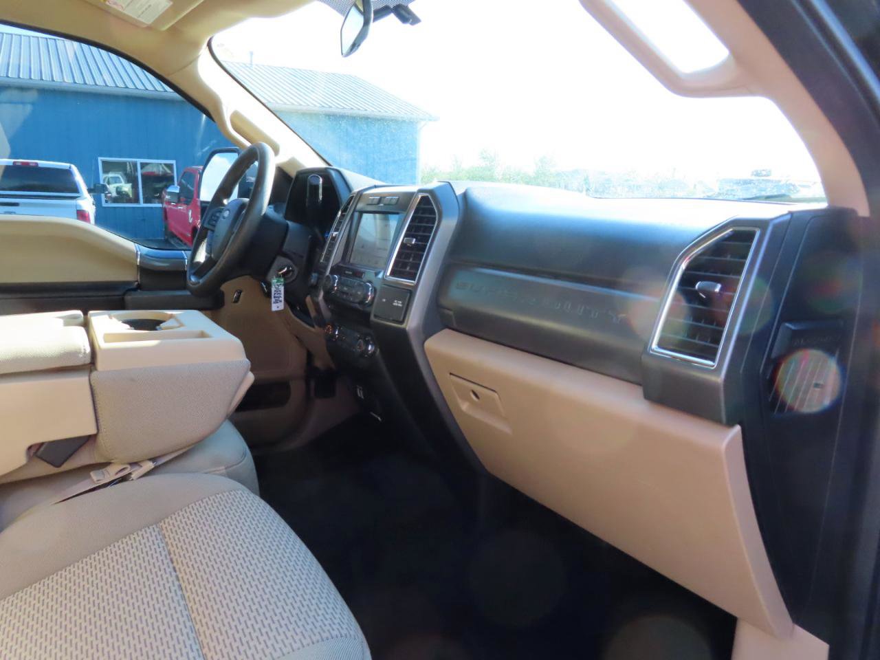 Used 2017 Ford F350 XLT w/ XLT Premium Package AWD/4WD image 51