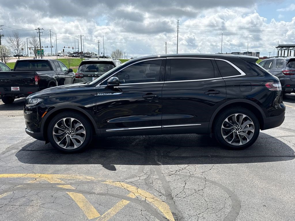 Used 2023 Lincoln Nautilus Reserve w/ Luxury Package image 8