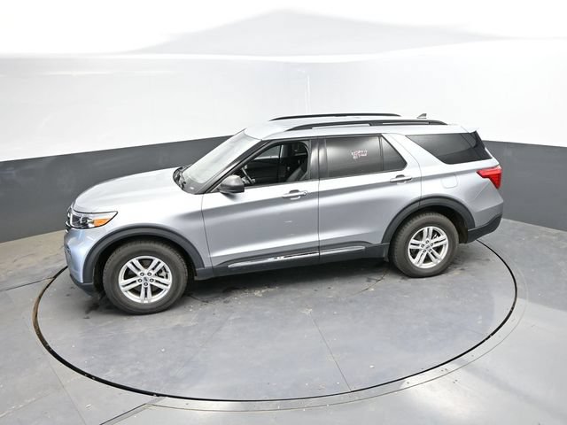 Used 2024 Ford Explorer XLT w/ Equipment Group 202A AWD/4WD image 40