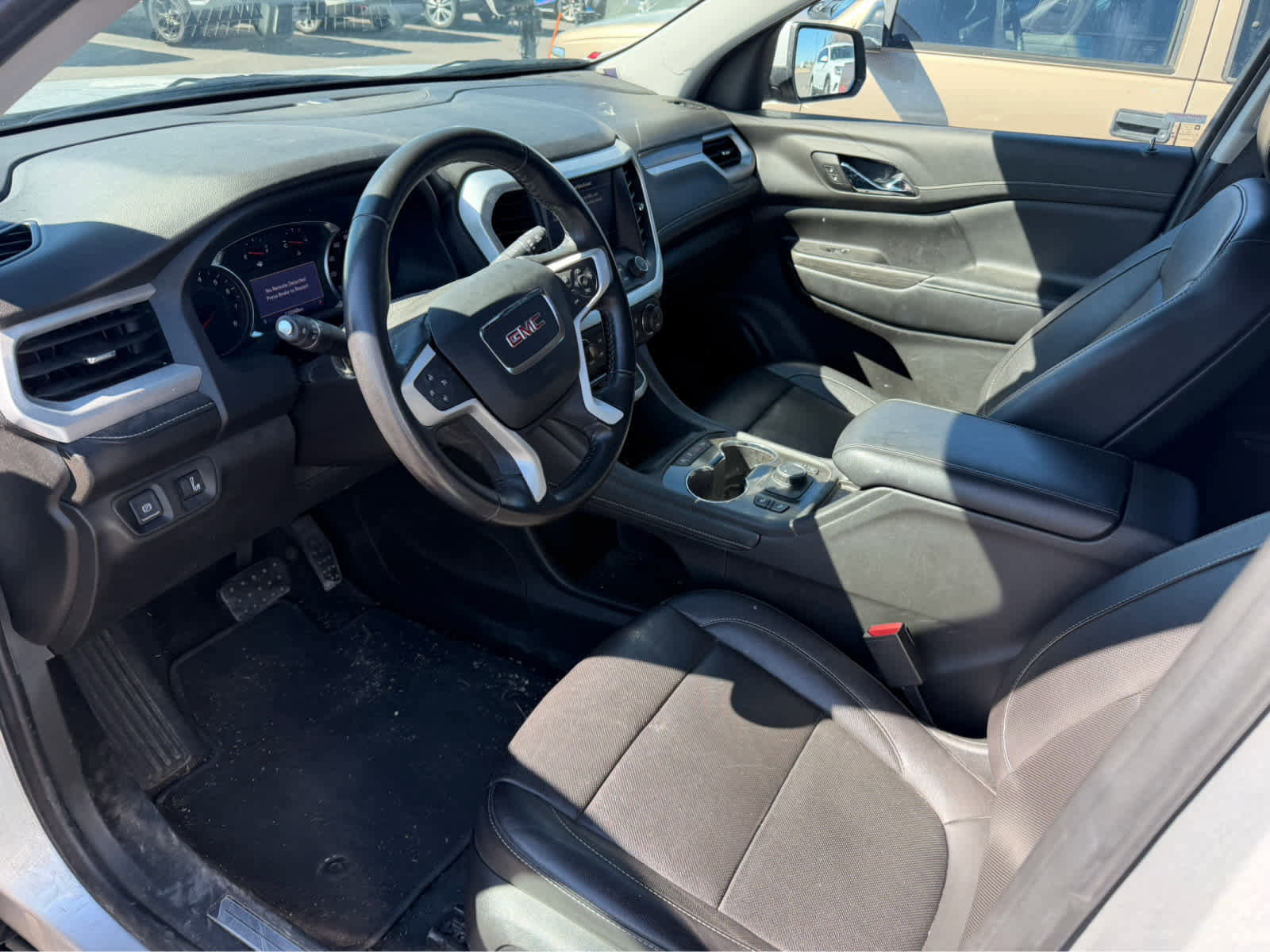 Used 2020 GMC Acadia SLT w/ Trailering Package image 3