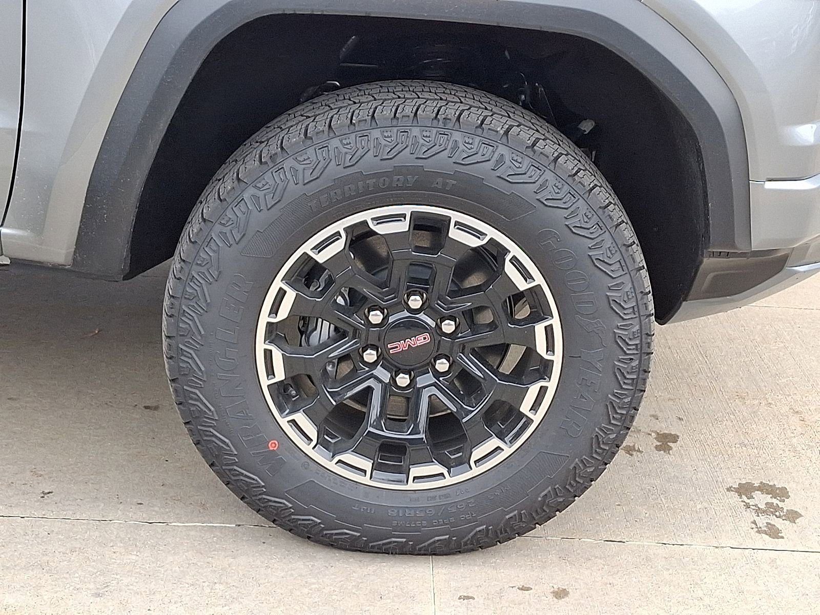 New 2026 GMC Canyon AT4 AWD/4WD image 8