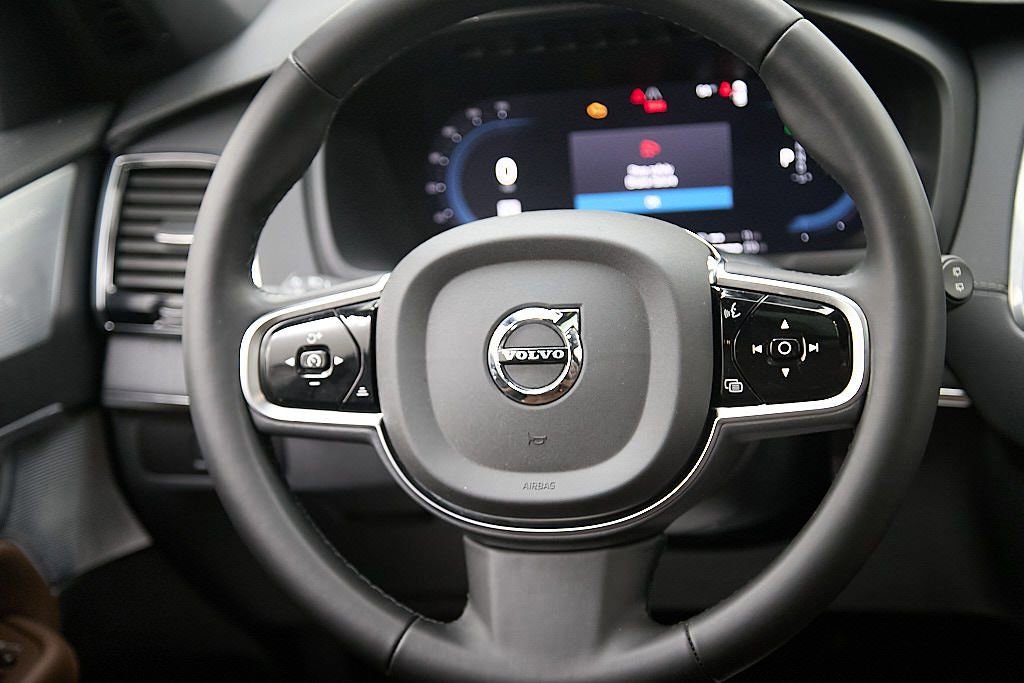 Certified 2024 Volvo XC90 T8 Ultimate w/ Protection Package image 30