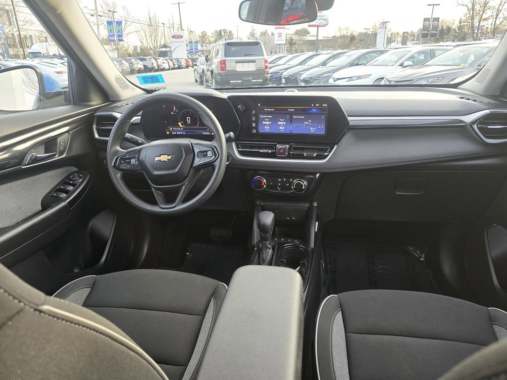 Used 2024 Chevrolet TrailBlazer LT w/ Driver Confidence Package image 14