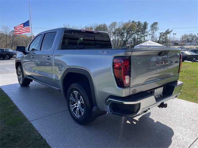New 2026 GMC Sierra 1500 SLE image 3