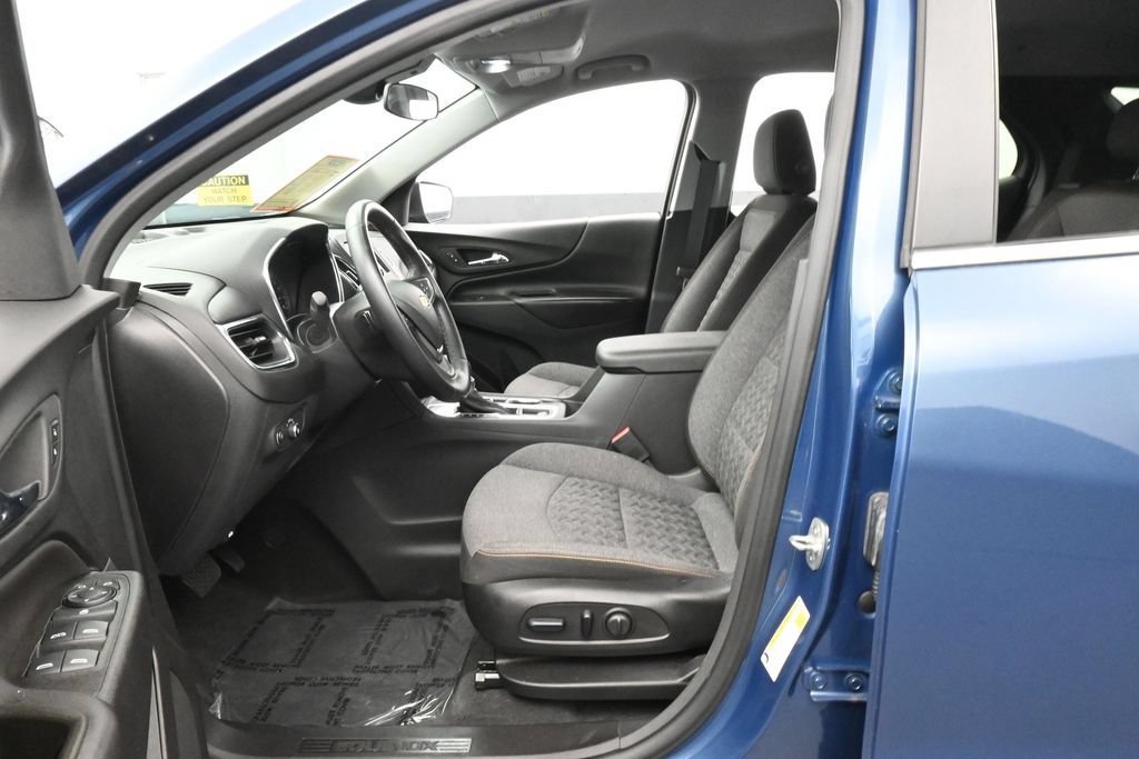 Used 2024 Chevrolet Equinox LT FWD image 11