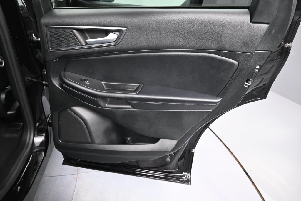 Used 2024 Ford Edge SE w/ Black Appearance Package AWD/4WD image 22