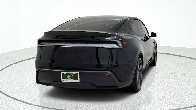 Used 2026 Tesla Model Y 2WD image 7
