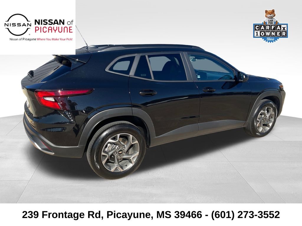 Used 2025 Chevrolet Trax LT w/ LT Convenience Package image 6