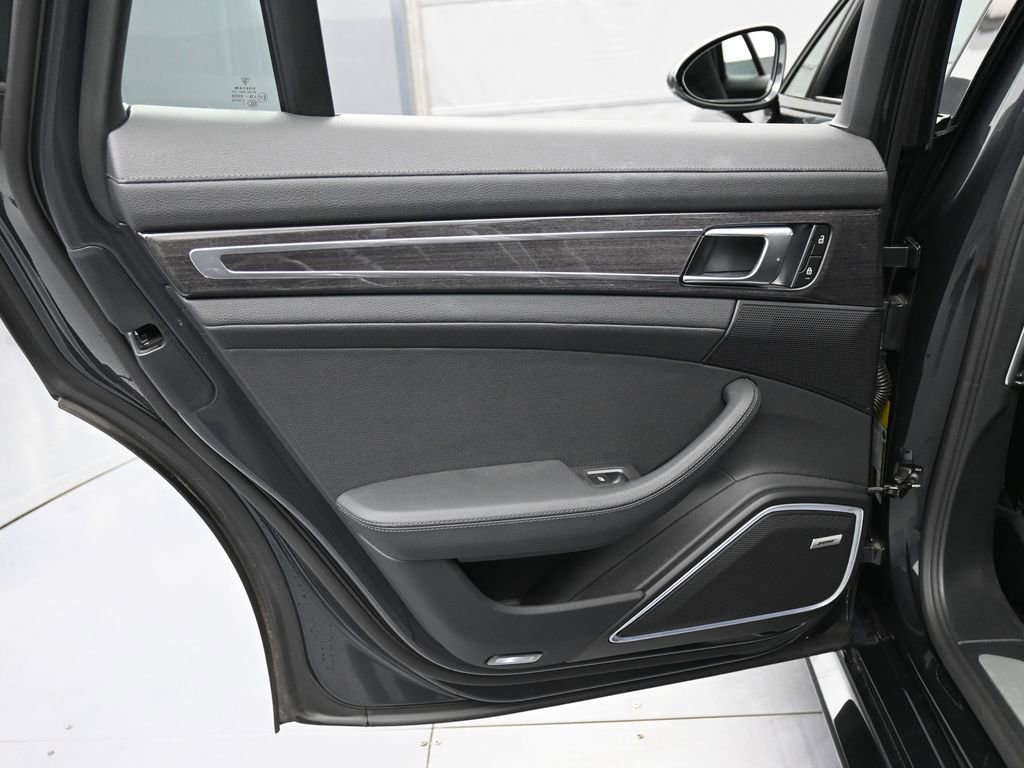 Certified 2023 Porsche Panamera 4 Platinum Edition image 23