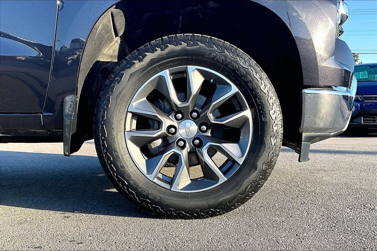 Used 2024 Chevrolet Silverado 1500 LT AWD/4WD image 9