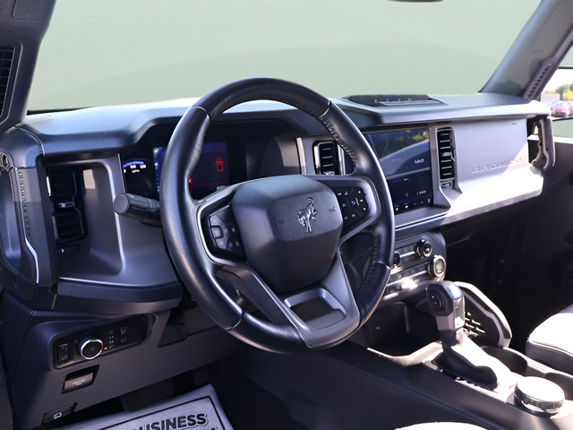 Used 2023 Ford Bronco Outer Banks w/ Sasquatch Package AWD/4WD image 14