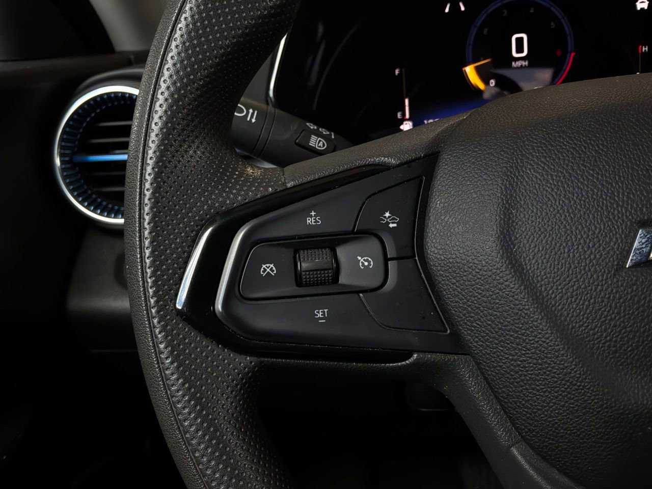 Used 2025 Chevrolet Trax LT FWD image 31