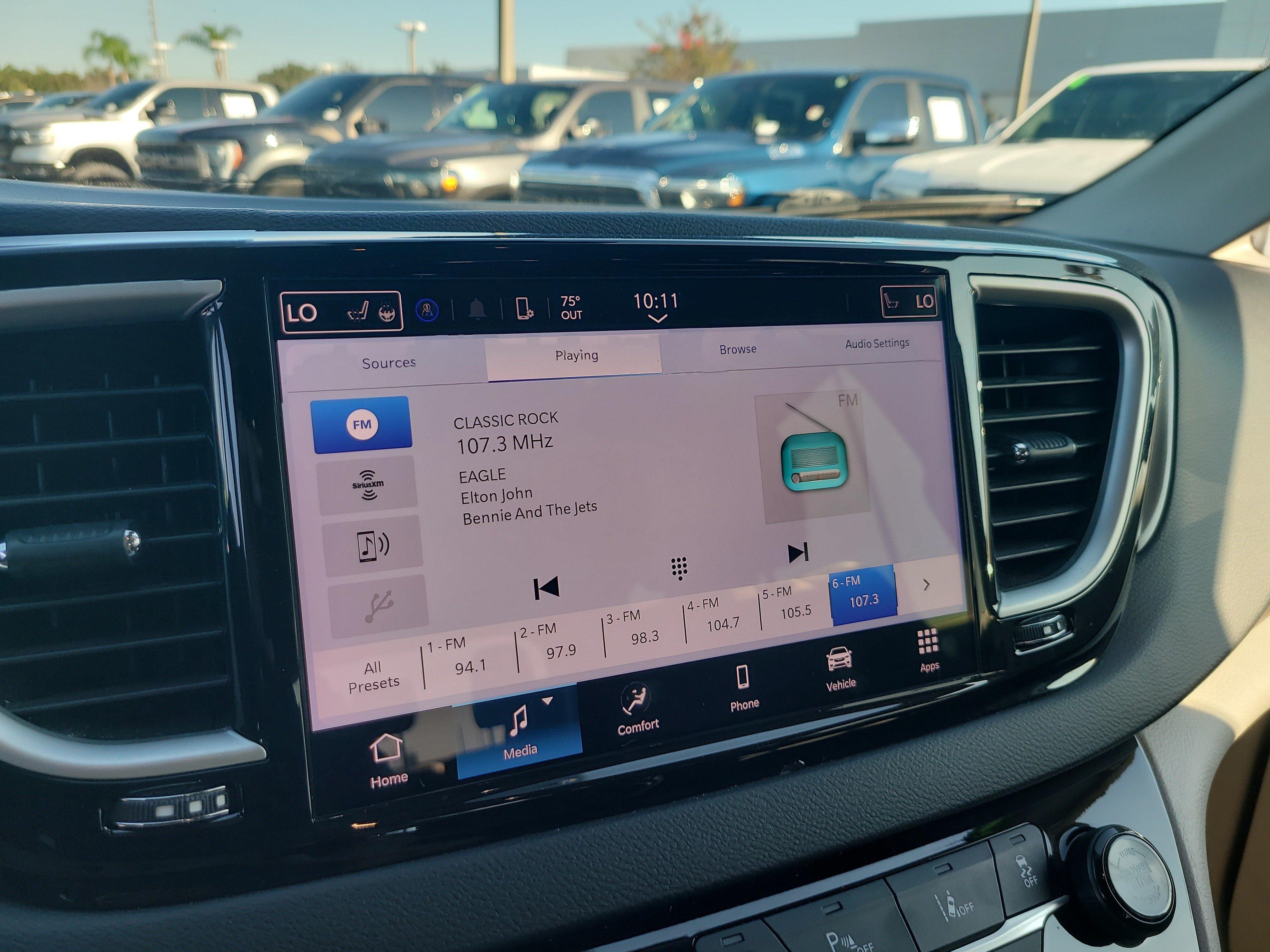 Used 2024 Chrysler Pacifica Touring-L FWD image 20