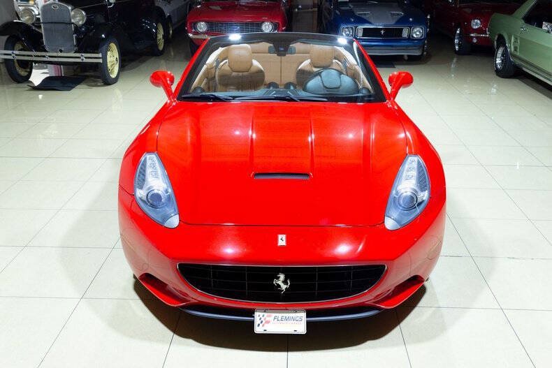 Used 2010 Ferrari California RWD image 39
