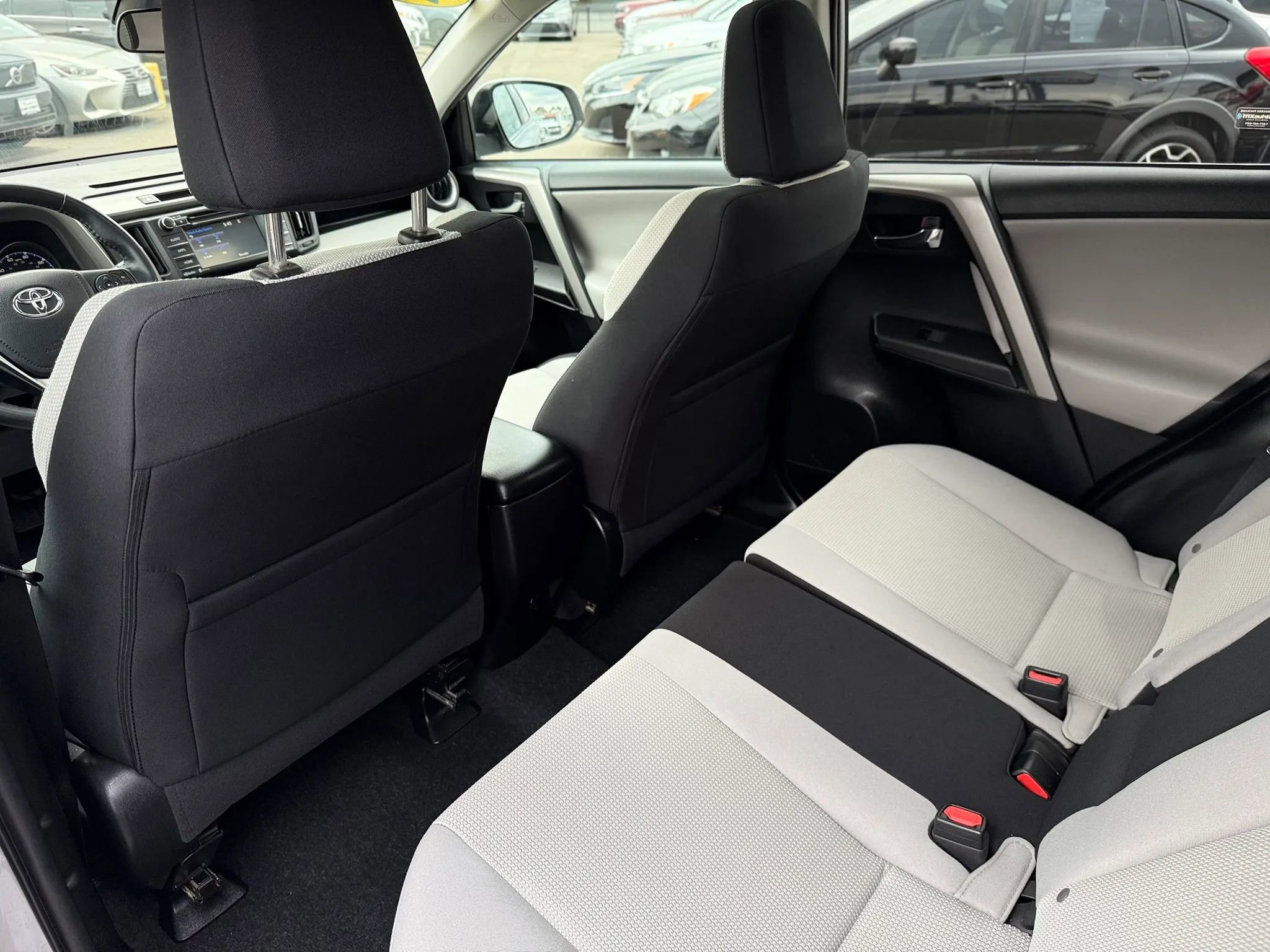Used 2017 Toyota RAV4 XLE AWD/4WD image 15