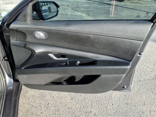 Used 2021 Hyundai Elantra SEL FWD image 24