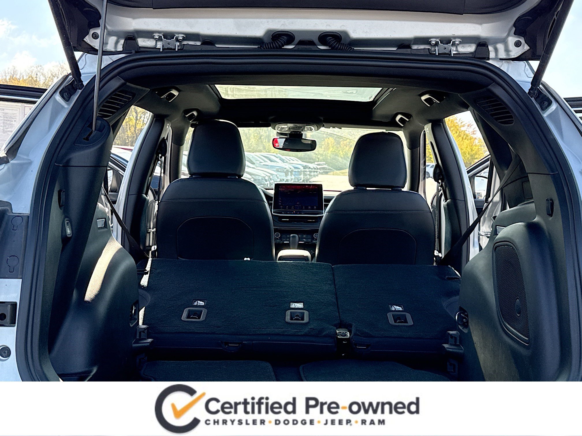 Certified 2024 Jeep Compass Limited w/ High Altitude Package image 8