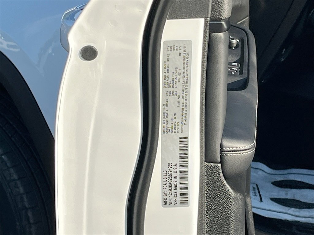 New 2025 Jeep Grand Cherokee L Altitude image 33