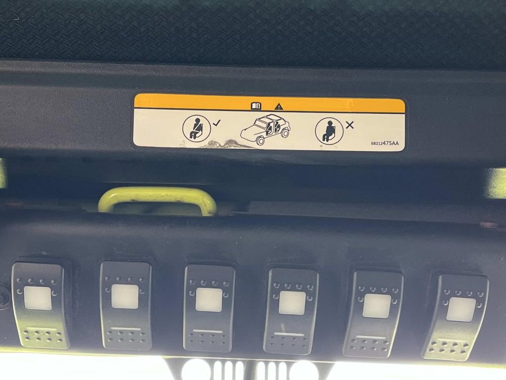 Used 2016 Jeep Wrangler Unlimited Rubicon image 16