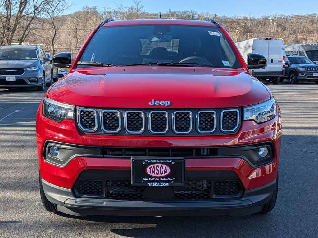 Used 2023 Jeep Compass Latitude image 9