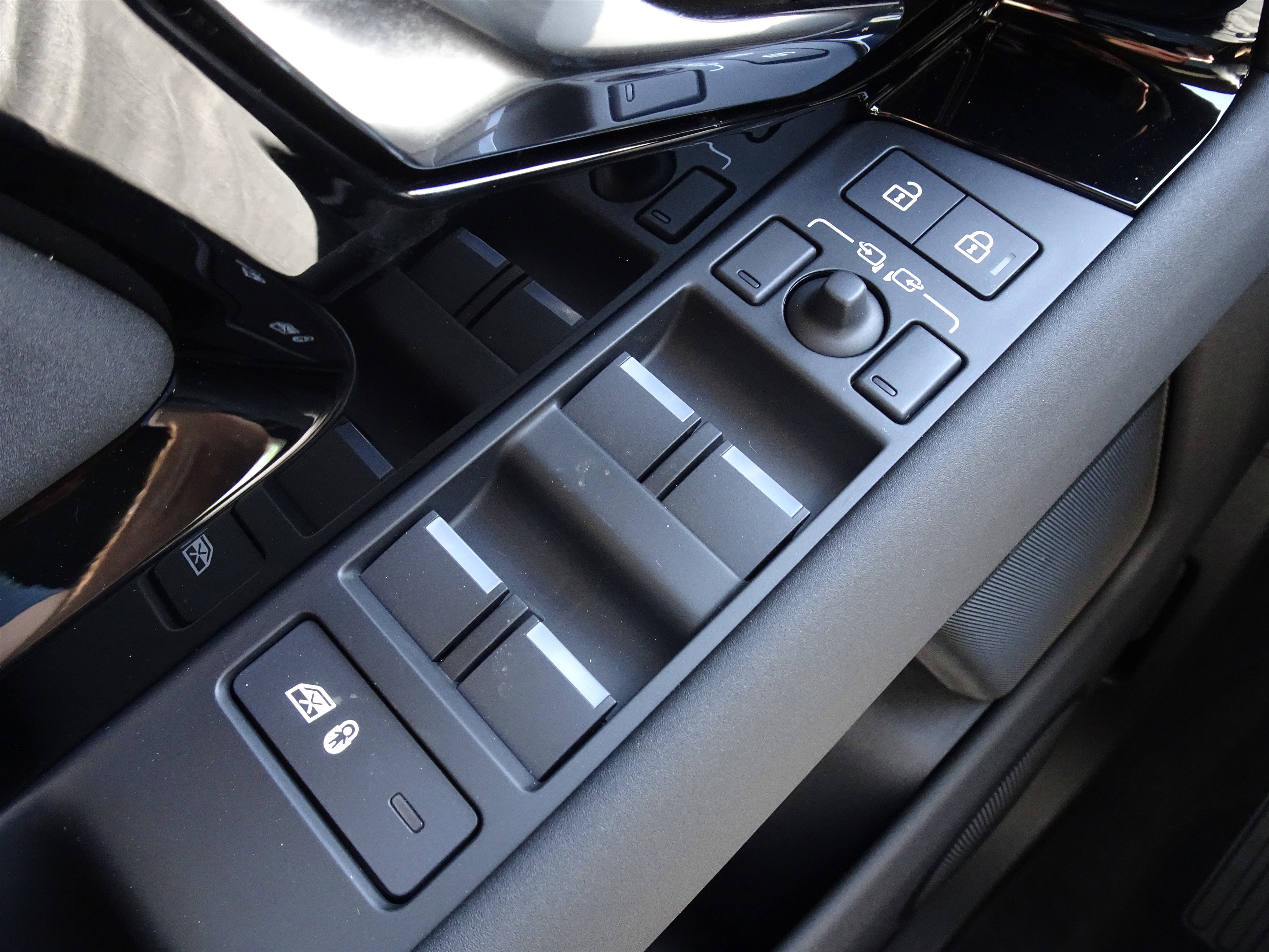 New 2026 Land Rover Range Rover Evoque S image 33