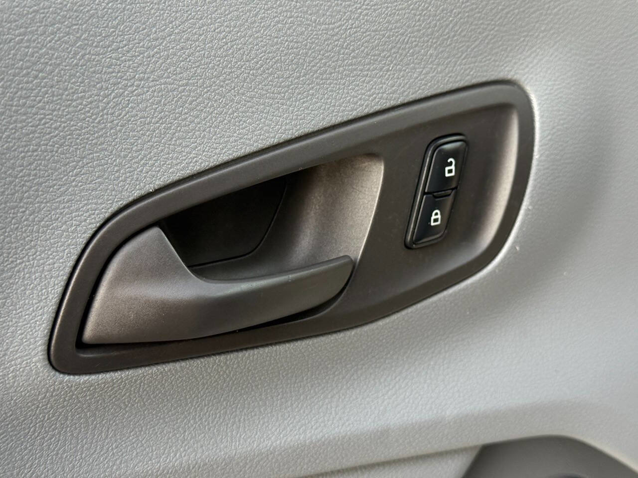 Used 2017 Ford Transit 250 148 Medium Roof image 12