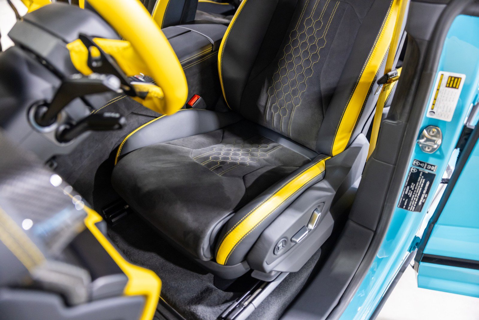 Used 2024 Lamborghini Urus S AWD/4WD image 39