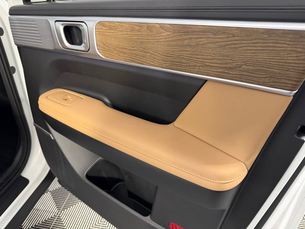 Used 2025 Hyundai Santa Fe Limited image 37