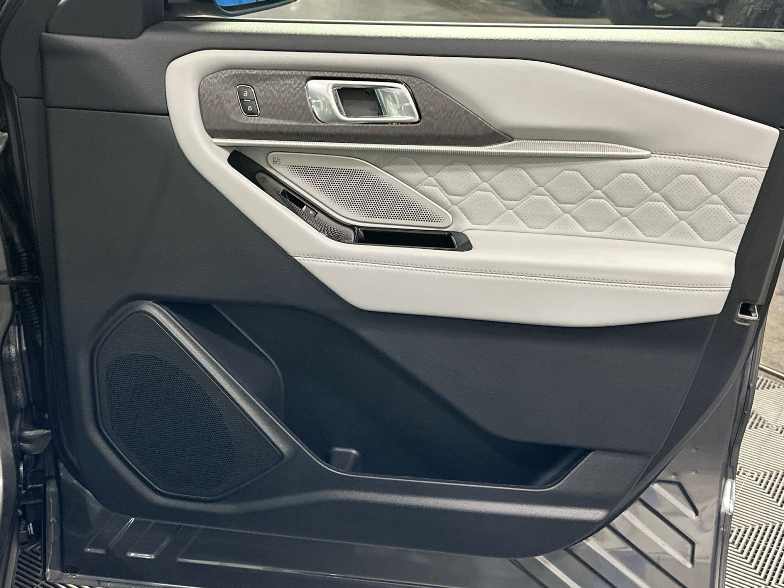 New 2026 Ford Explorer Platinum w/ LUX Leather Package image 37