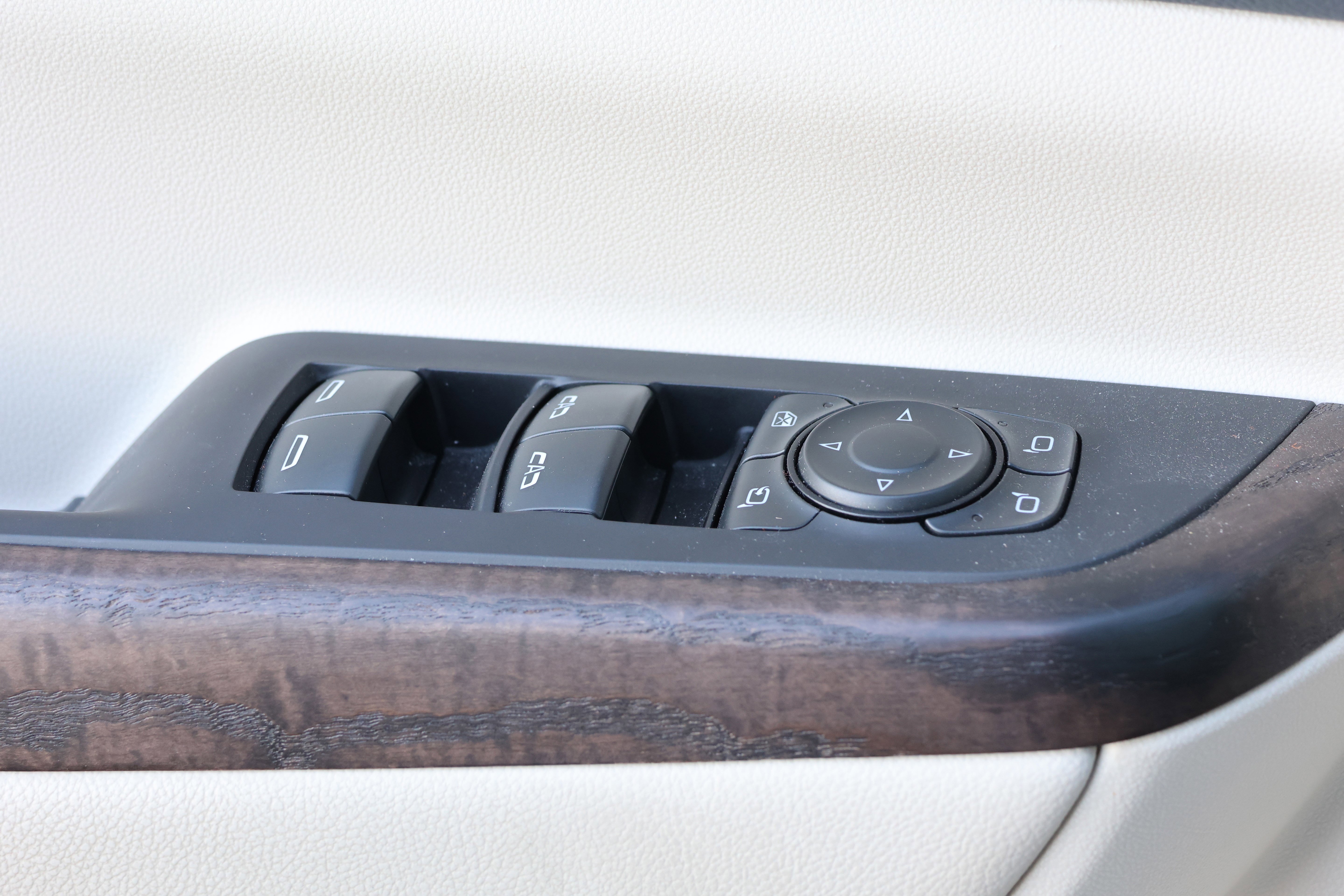 Used 2023 GMC Acadia Denali w/ Denali Ultimate Package image 14