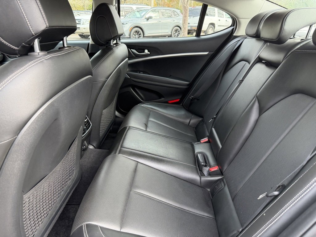 Used 2021 Genesis G70 2.0T image 11