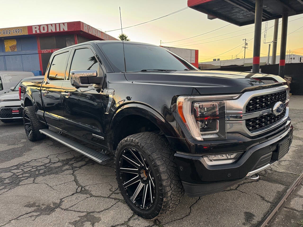 Used 2021 Ford F150 Platinum w/ Max Trailer Tow Package image 8