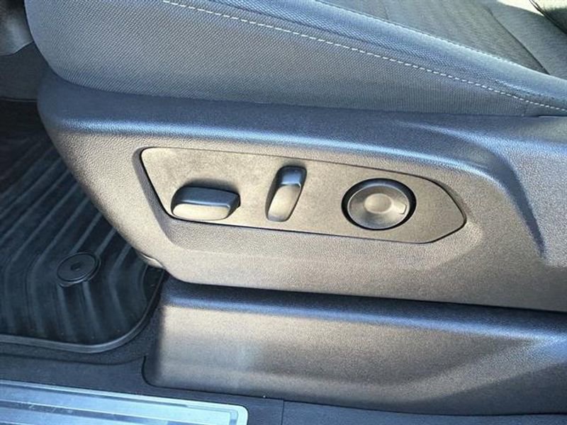 Used 2025 Chevrolet Silverado 1500 LT image 18