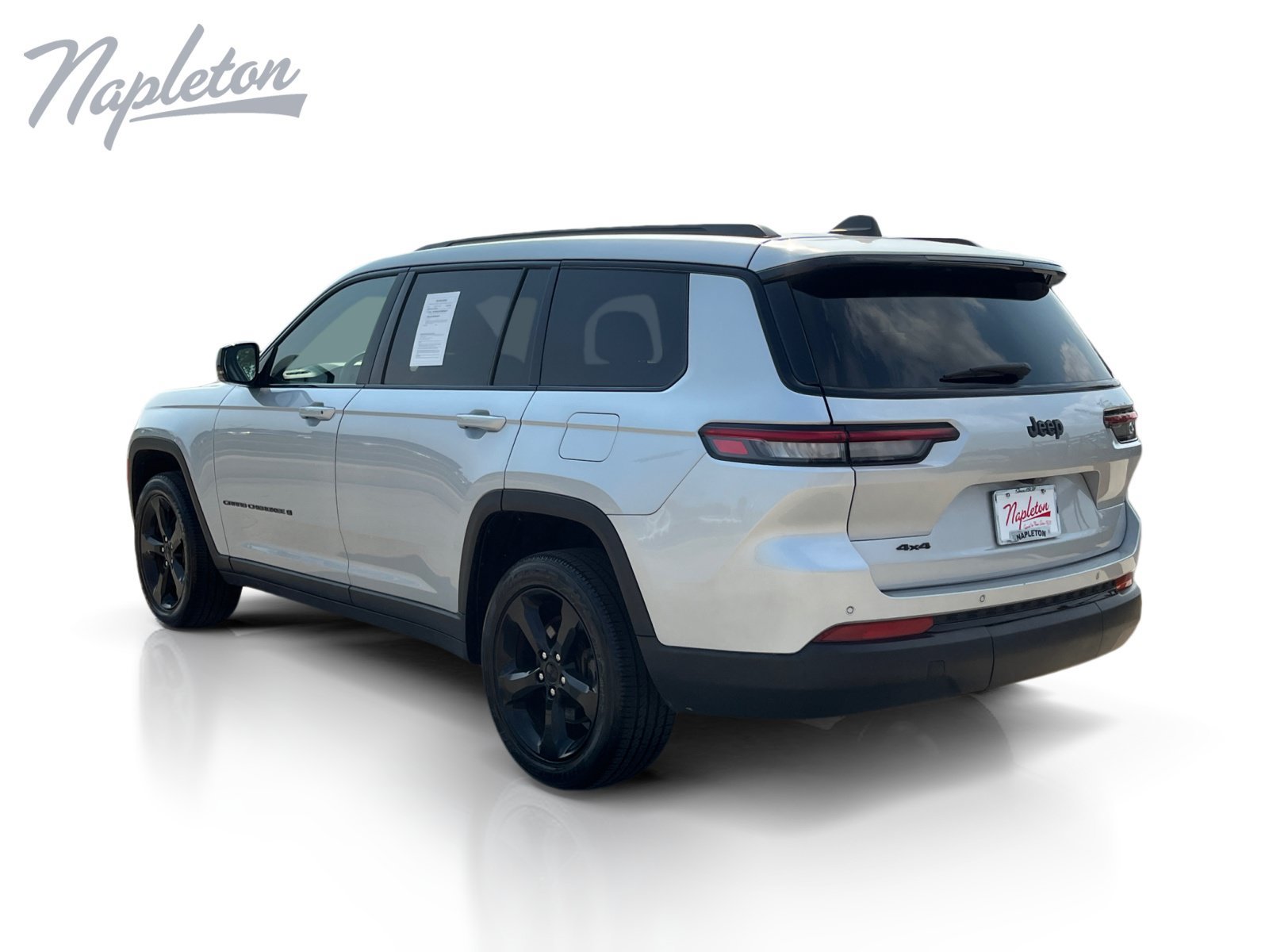 Used 2023 Jeep Grand Cherokee L Laredo AWD/4WD image 3