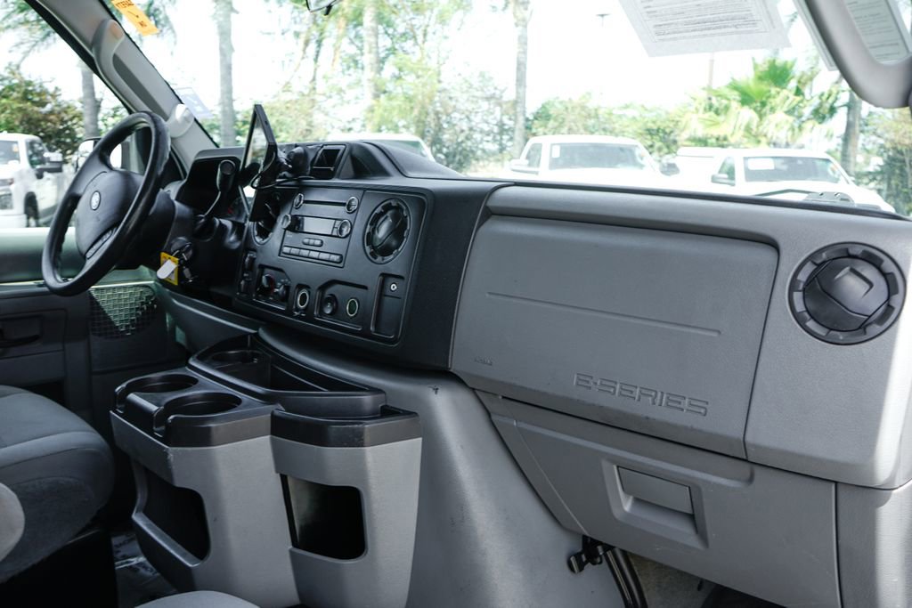 Used 2014 Ford E-350 and Econoline 350 XLT RWD image 32