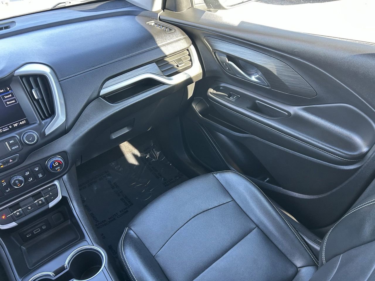 Used 2024 GMC Terrain SLT image 19