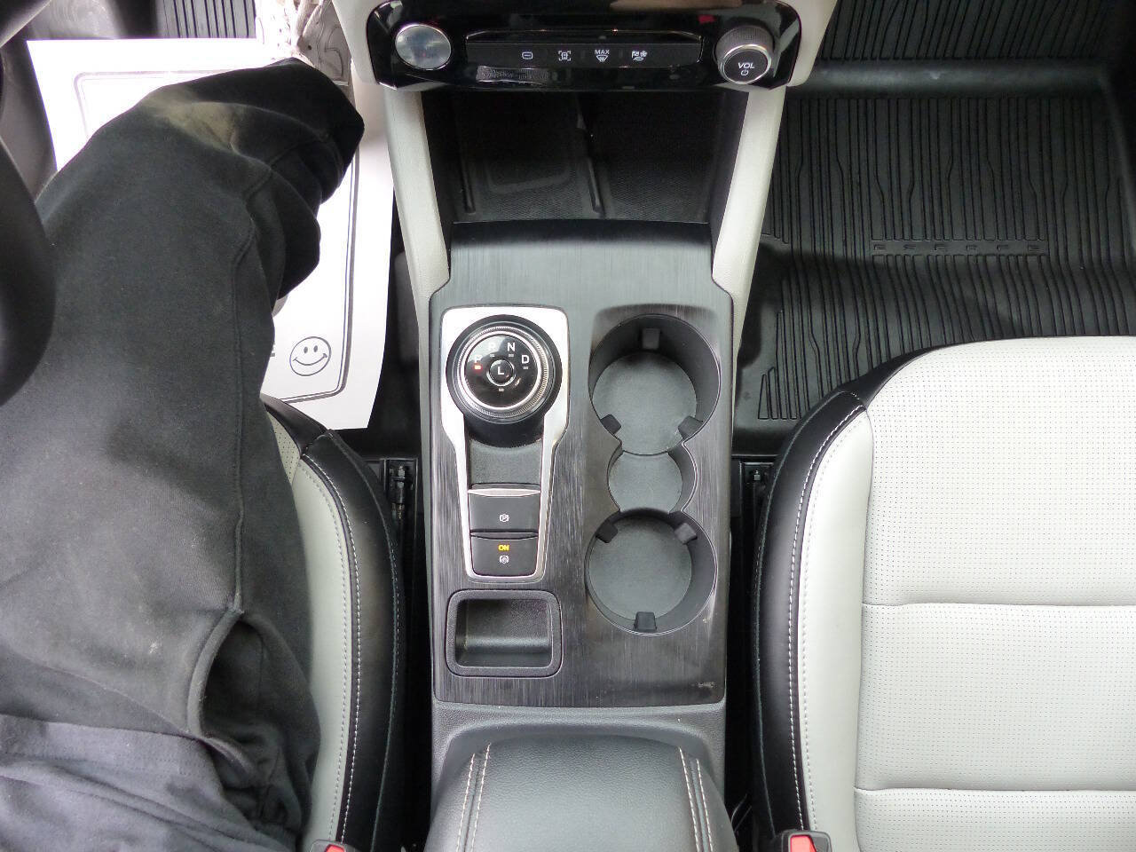 Used 2026 Ford Escape Platinum AWD/4WD image 34