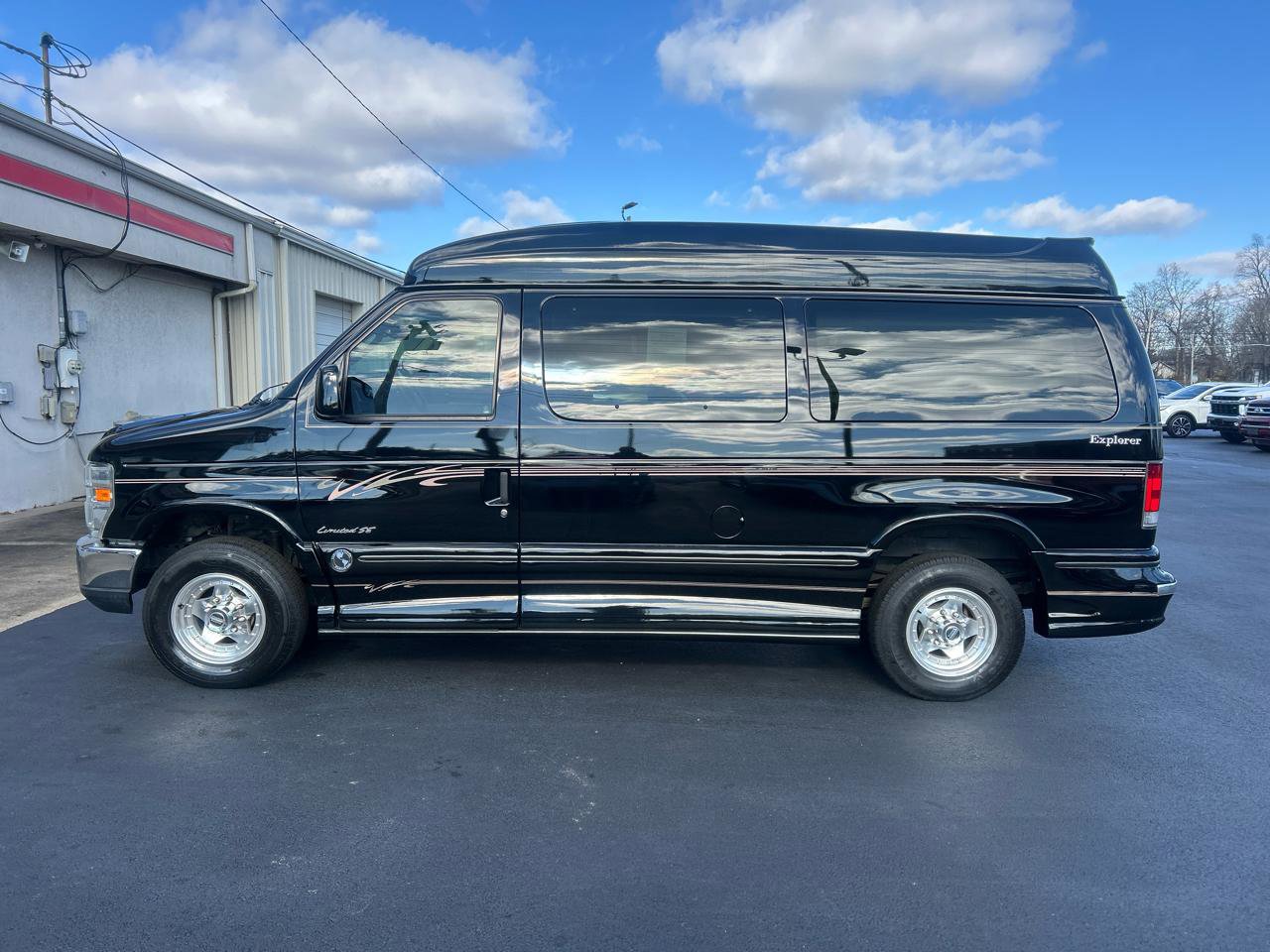 Used 2012 Ford E-150 and Econoline 150 w/ RV Plus Pkg image 8