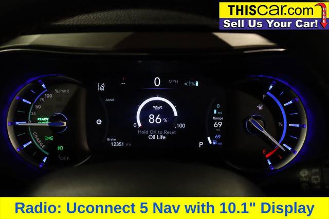 Used 2025 Chrysler Pacifica Pinnacle FWD image 16
