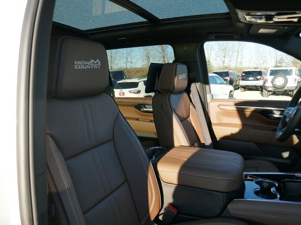 New 2026 Chevrolet Suburban High Country image 9