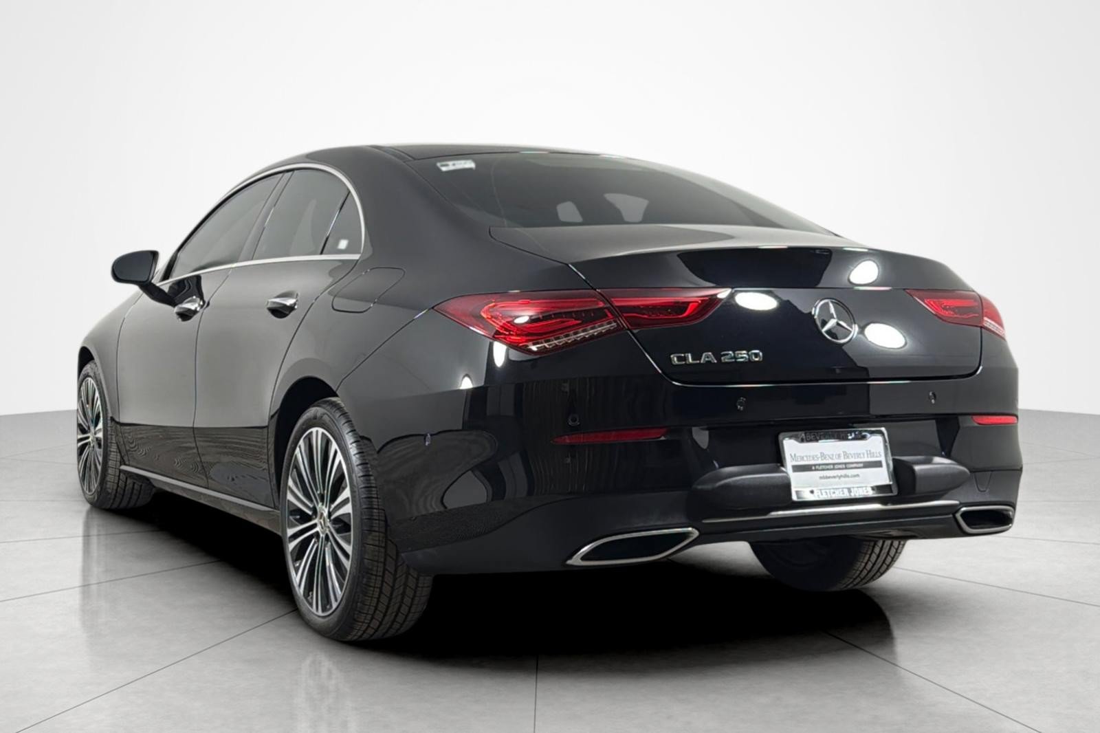 Used 2023 Mercedes-Benz CLA 250 image 3